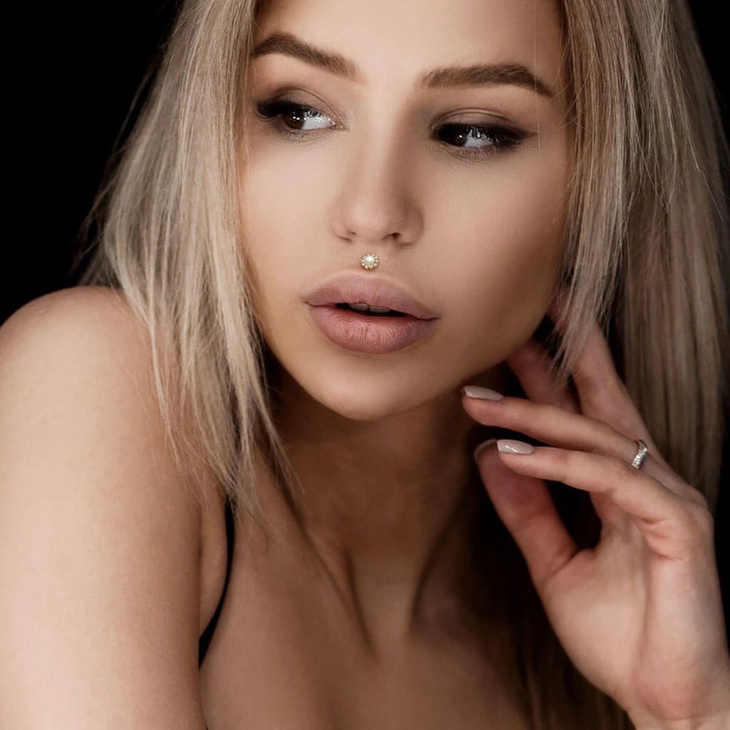 Labret cyrkonia kwiatek gwint wewnętrzny - Image 3