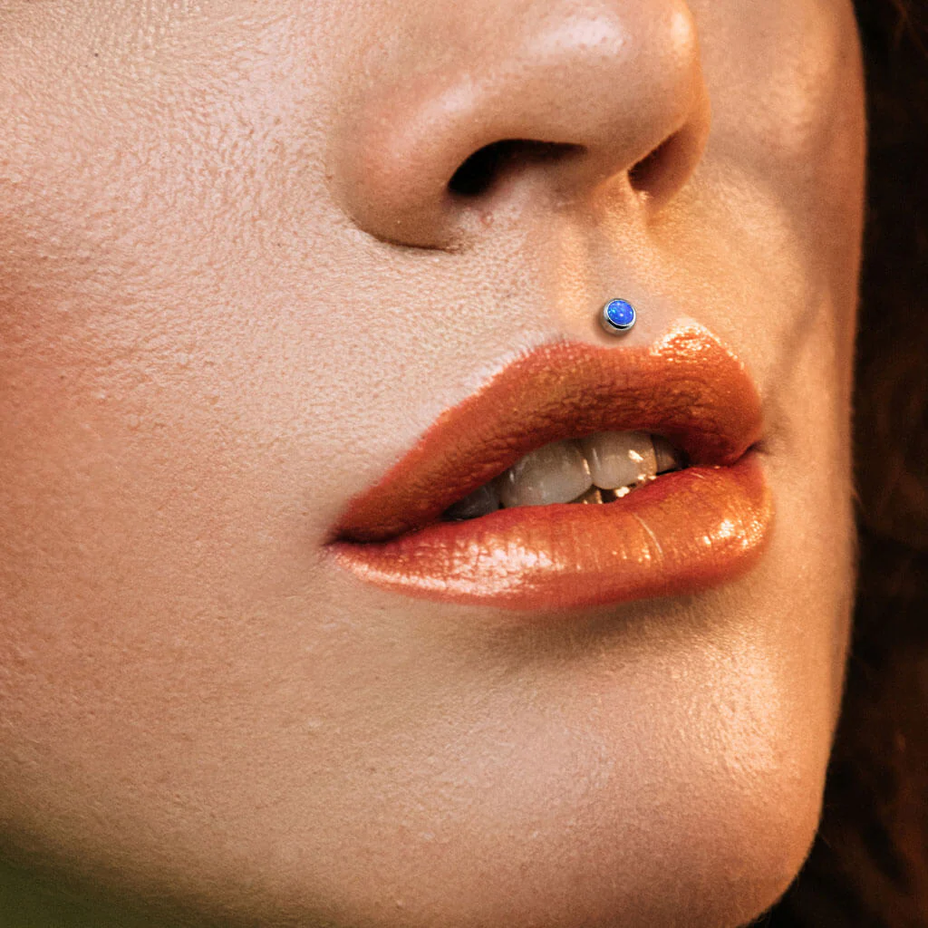 Tytan labret opal okrągły srebrny gwint wewnętrzny - Image 3